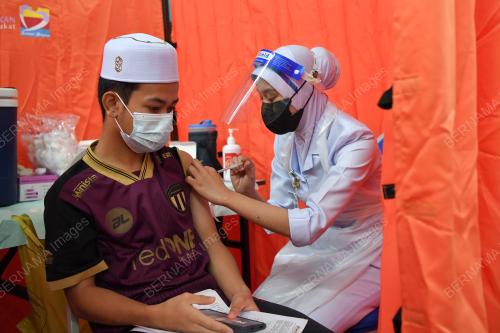 VAKSINASI PELAJAR SEKOLAH MENENGAH