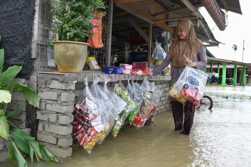 BANJIR DI KEMAMAN