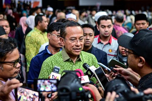 DATUK SERI DR AHMAD SAMSURI MOKHTAR