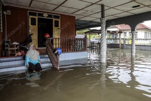 BANJIR KAMPUNG TITIAN BARU