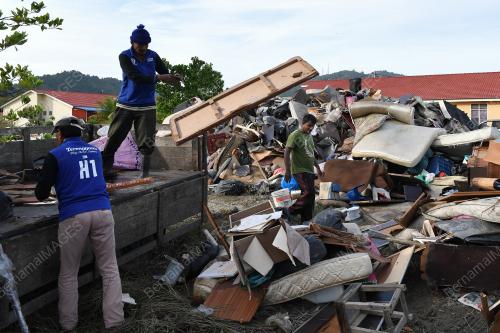 BARANGAN ROSAK AKIBAT BANJIR