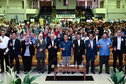DATUK MUSTAPHA SAKMUD
