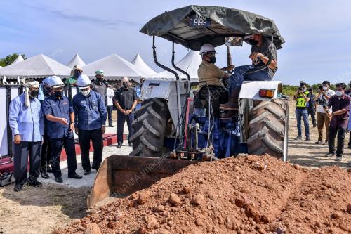 DATUK SERI DR AHMAD SAMSURI MOKHTAR