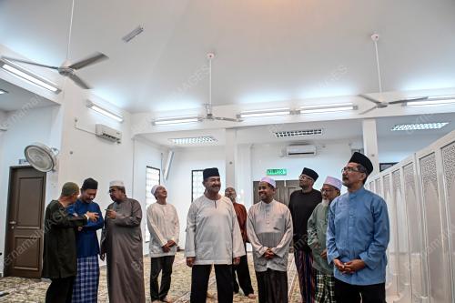 PENYERAHAN SURAU AL-IKHWAN