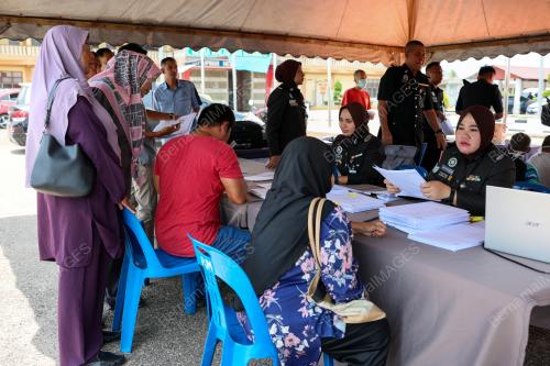 PELEPASAN BANDUAN SECARA LESEN