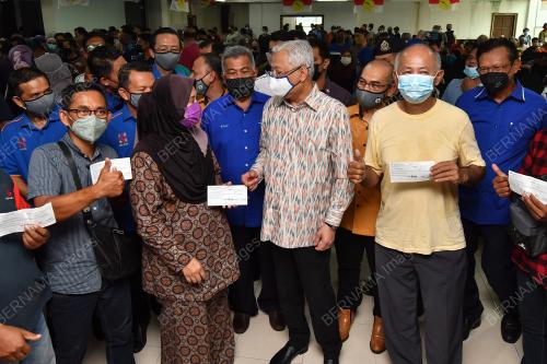 DATUK SERI ISMAIL SABRI YAAKOB