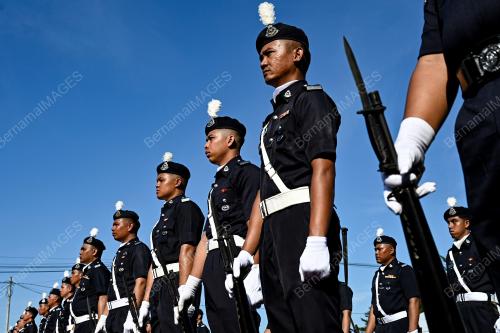 POLIS AJIL