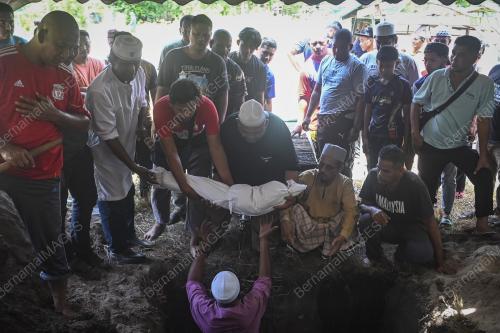 JENAZAH DATUK DAN CUCU TIRI SELAMAT DIKEBUMIKAN