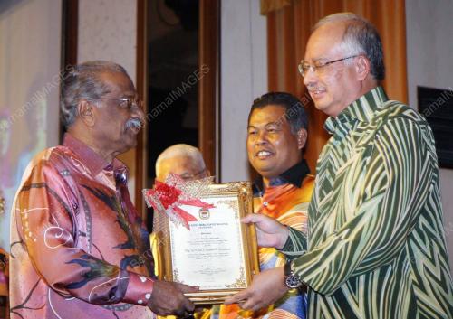 MOHD NAJIB TUN ABDUL RAZAK