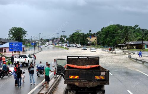 TR05_25122014_BANJIR_HULU