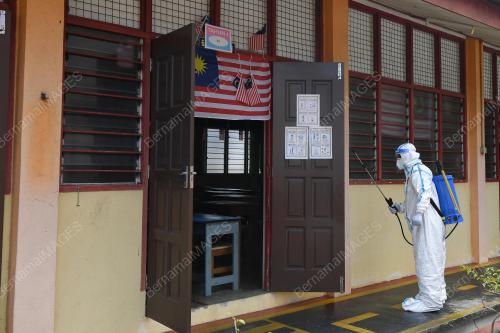 SANITASI SEKOLAH