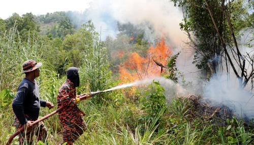 TR05_26072015_BOMBA_TERBAKAR