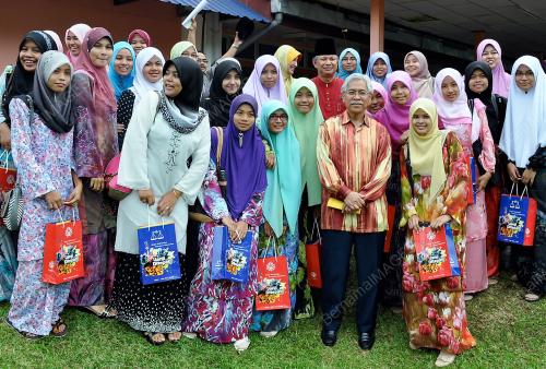 TR05_26082012_BAKAL_MAHASISWI