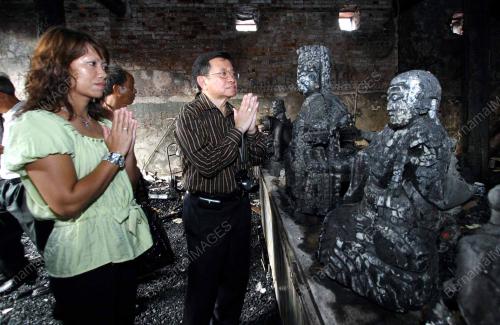 TOKONG TERBAKAR