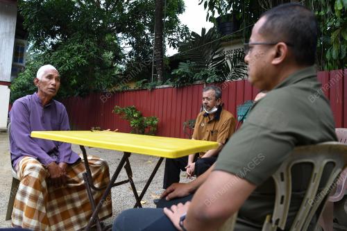 TIGA BERADIK DIKHUATIRI LEMAS