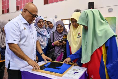 DATUK DR AMINUDDIN HASSIM