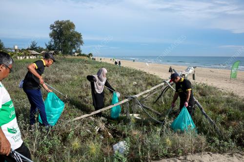 TH PROGRAM PENJAGAAN PANTAI DAN SURAU
