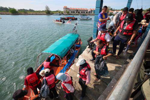 PERCUTIAN DI PULAU KAPAS
