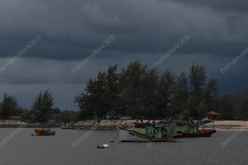 MONSUN TIMUR LAUT