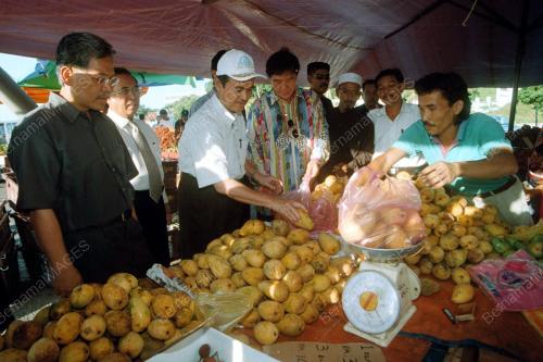 TR06-10_06_2001_GERAI_BUAH_27012016