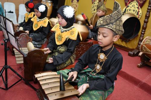 GAMELAN SEKOLAH KEBANGSAAN GONG NANGKA