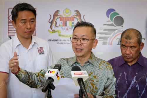DATUK CHAN FOONG HIN