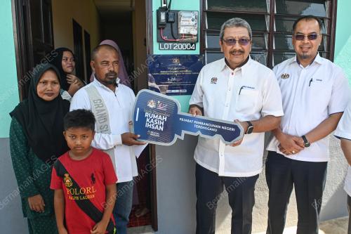 DATUK SERI WAN AHMAD DAHLAN ABDUL AZIZ