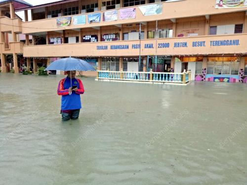 TR06_03012017_BANJIR