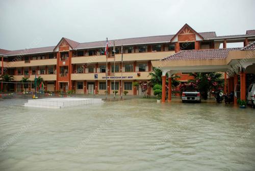 SEKOLAH BANJIR