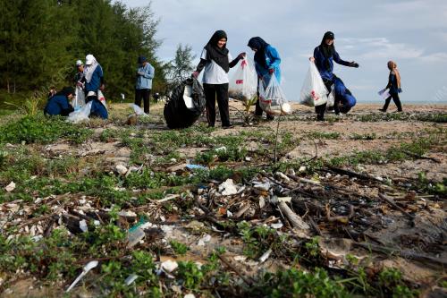 BERSIH PANTAI MONSUN TERENGGANU