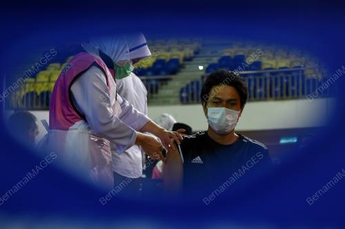 OKU CACAT PENGLIHATAN VAKSIN COVID-19