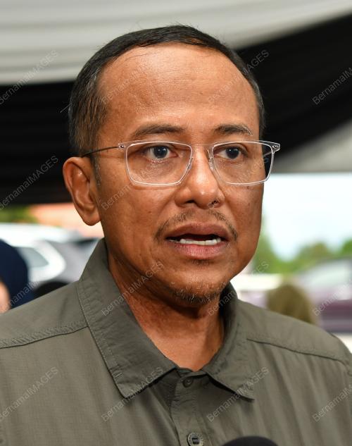 DATUK SERI DR AHMAD SAMSURI MOKHTAR