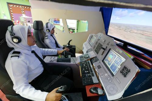 SIMULATOR PESAWAT SK GONG NANGKA