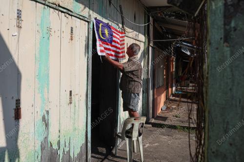 JALUR GEMILANG SEMARAKKAN SAMBUTAN BULAN KEMERDEKAAN