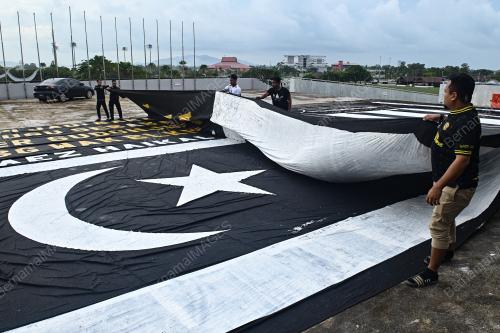 BENDERA DAN KAIN RENTANG GERGASI TFC