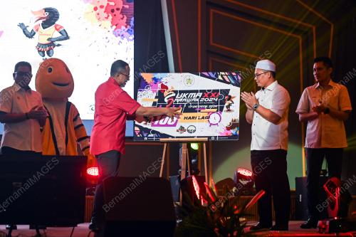 DATUK SERI DR AHMAD SAMSURI MOKHTAR