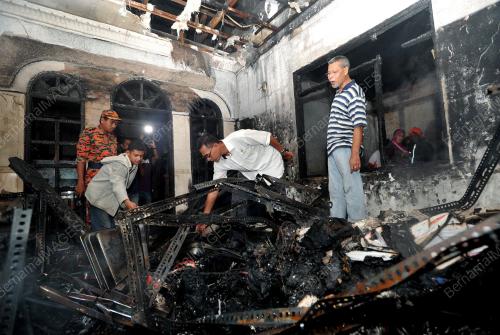 TR06_08082012_TERBAKAR