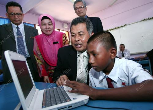 TR06_09022011_KELAS_MAYA