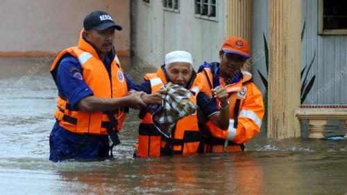 TR06_10122013_BANJIR_JPAM
