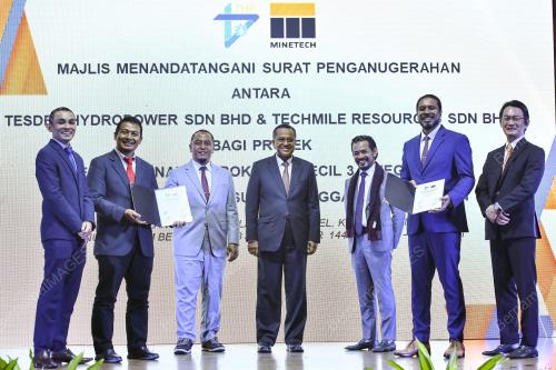 DATUK SERI DR AHMAD SAMSURI MOKTHAR