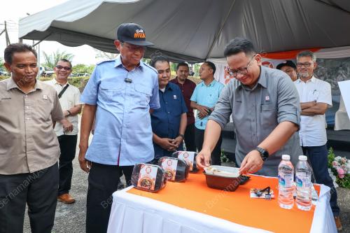 DATUK SERI AHMAD SHABERY CHEEK