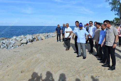 DATUK SERI DR ISMAIL ABD MUTTALIB