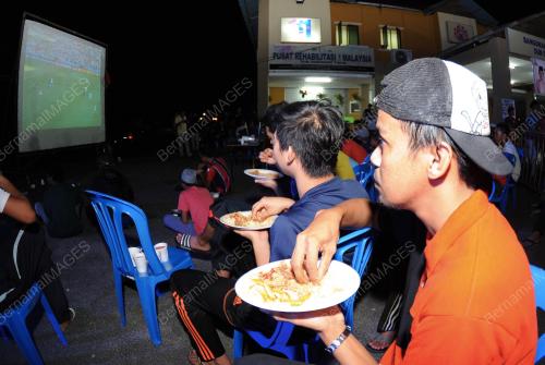 TR06_14072014_PIALA_DUNIA