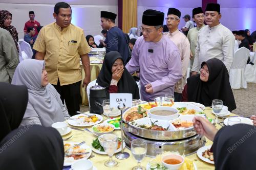 DATUK DR MOHD NA'IM MOKHTAR