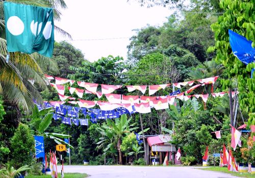 TR06_16052012_PERANG_BENDERA