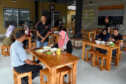 SAMSUL ZAM ZAM PAAN