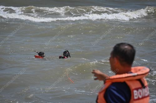 LEMAS DI PANTAI BATU BURUK