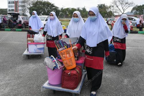 PELAJAR MASUK ASRAMA