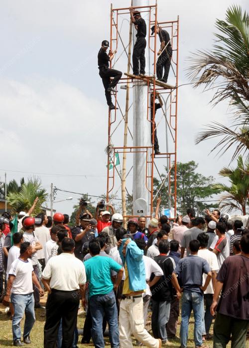 OPERASI TURUN BENDERA