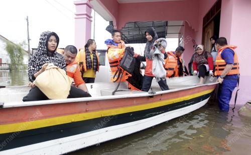 TR06_20112014_BANJIR